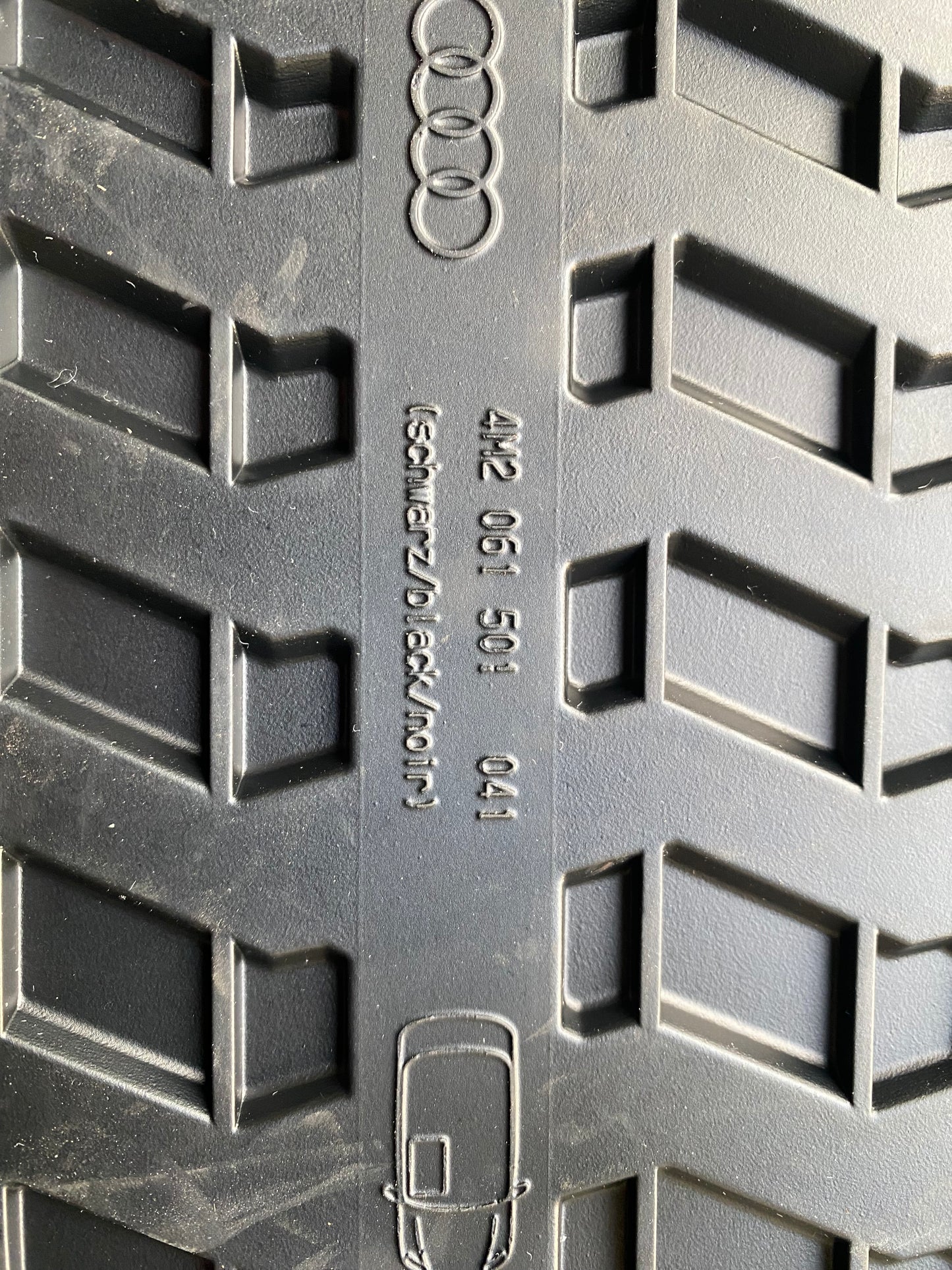Audi Q7 Front and rear rubber mats 4M2061501041 / 4M1061512A041