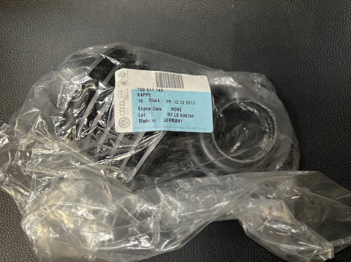New Genuine VW Transporter/Caravelle (x2) Syncro Cap For Coil Spring Lower 7D0511143
