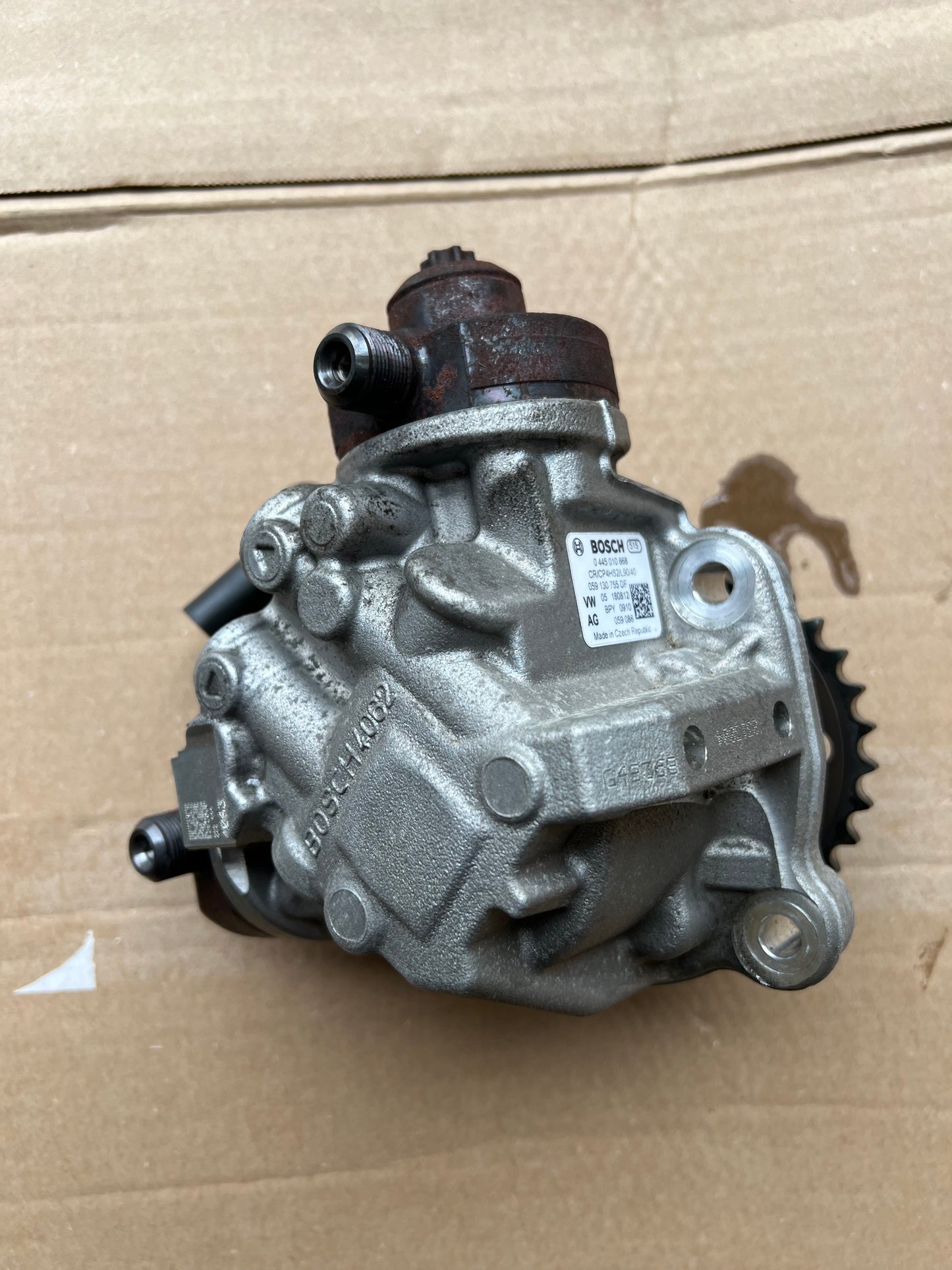 VW Audi 3.0 V6 TDI high pressure  diesel pump 059130755DF / 0445010868