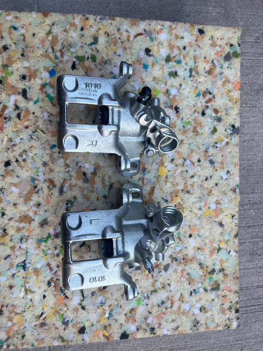 New (other ) Pair of Caterham 7 / Ford Rear Brake Calipers