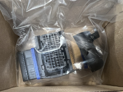 New Genuine ECU Flat Contact Housing With Contact Locking Mechanism 3C0906379