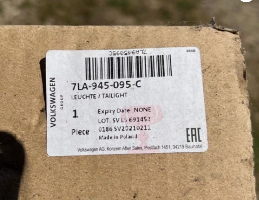 New Genuine Volkswagen Camper / Transporter Rear Left Tail Light 7LA945095C