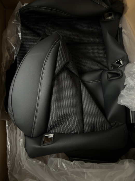 New Genuine Audi A1/S1 (cloth/leatherette) Seat Cover (black)/silver 82A885405DRSB