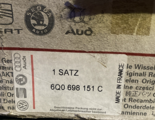 New Genuine VAG Group Brake Pads With Wear Indicator 6Q0698151C