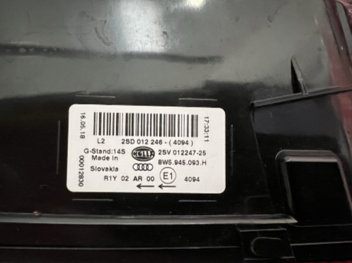 New (other ) Genuine Full set of Audi A4/S4/Avant/Quattro LED Rear Lights