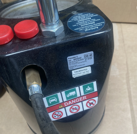 New Blitz Portable Tyre Pressure Regulator 4057612128840