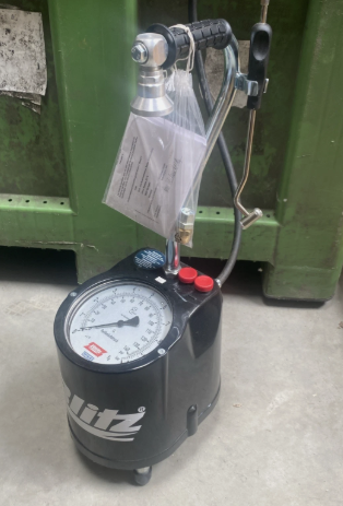 New Blitz Portable Tyre Pressure Regulator 4057612128840