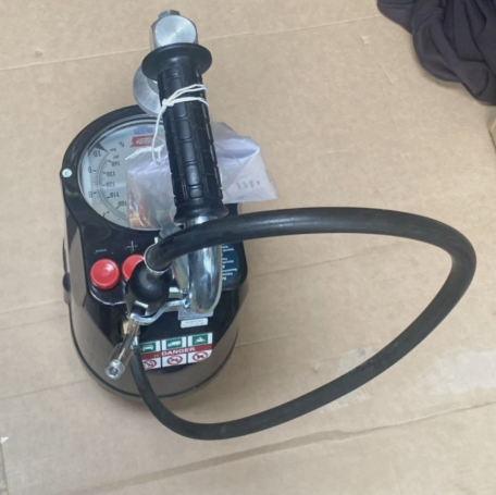 New Blitz Portable Tyre Pressure Regulator 4057612128840