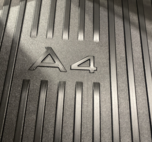 New Genuine Audi A4/S4/RS4 Plastic Boot Liner 8W9061180