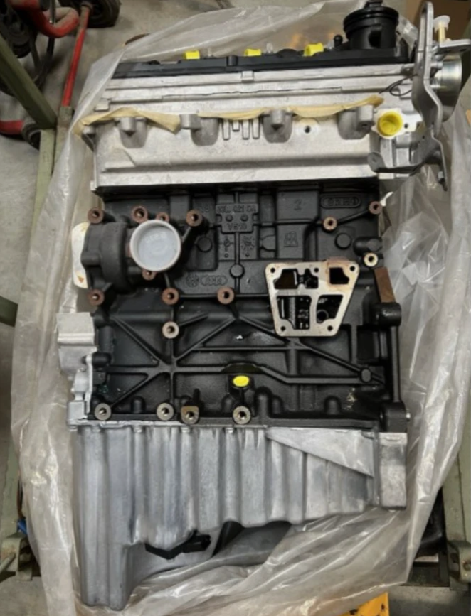 Brand New old stock Genuine Volkswagen Crafter Engine 2.0L TDI Engine code CSNA