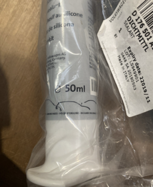 New Genuine VAG Group 50ml Silicone Sealand D176501A1