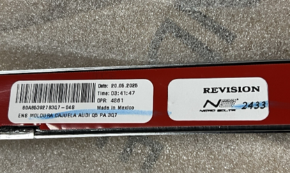 New Genuine Audi Q5 Tailgate Trim Strip 80A853927B3Q7