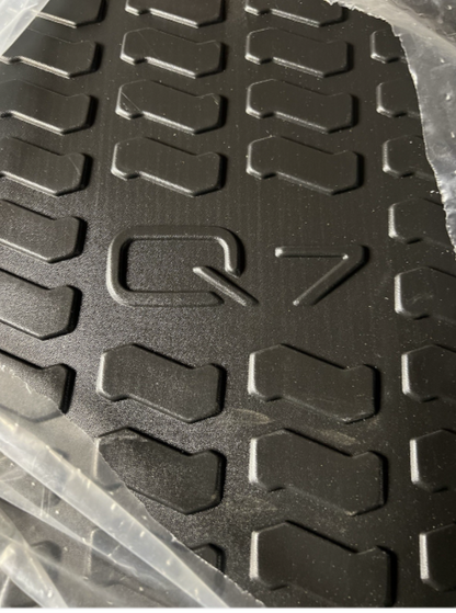 New Genuine Audi Q7 Bootliner with Q7 Logo 4M0 061 182