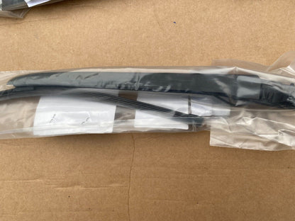 New Genuine Audi Q8 / RSQ8 Wiper arm with wiper blade 4M8955405F