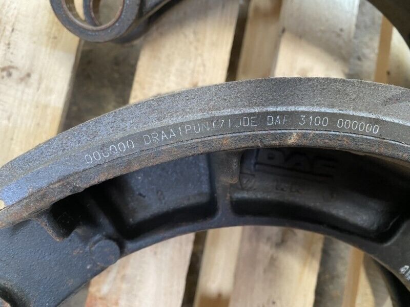 Pair of new Genuine DAF Brake shoes