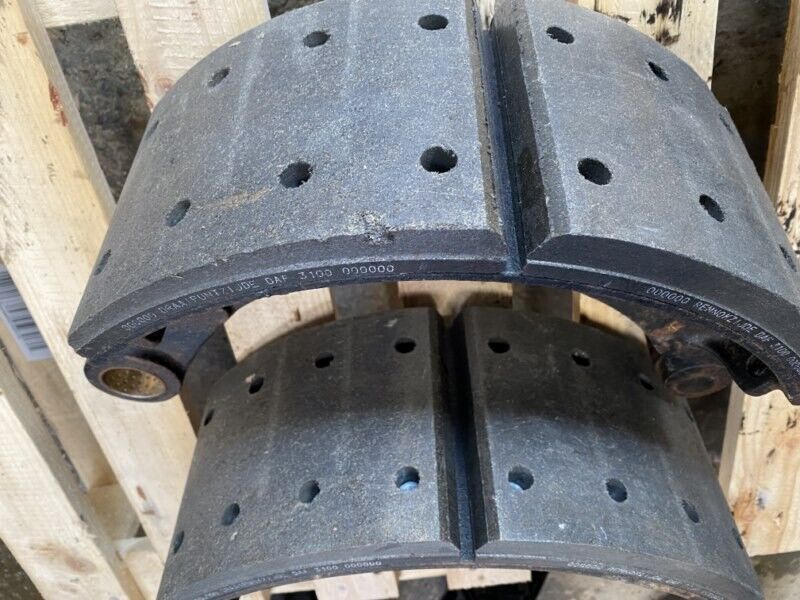 Pair of new Genuine DAF Brake shoes