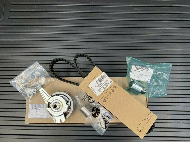 New Genuine Vw / Audi Cambelt Kit 04L198119K