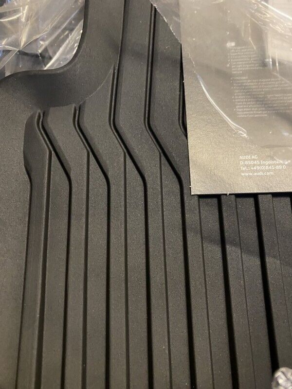 New Genuine Audi A1/S1 set of two rear rubber floor mats 82A061511041